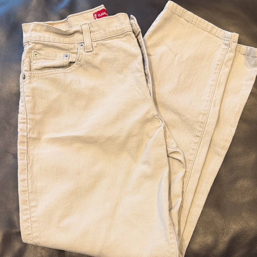 Levi's 550 Relaxed Fit Tapered Leg Khaki Jeans